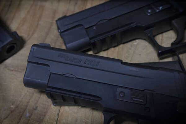 Sig Sauer P226 40 S&W Police Trades with Three Magazines and Night Sights - Image 2